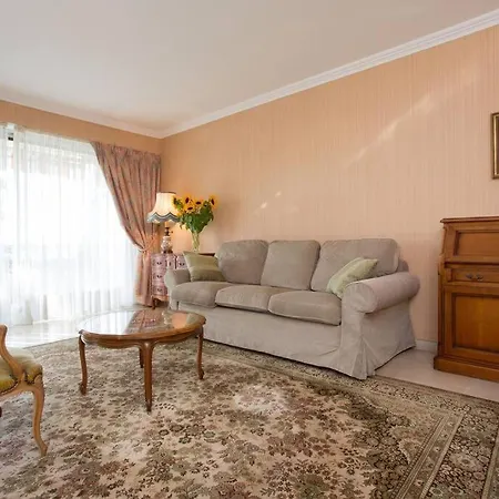 Spacious 1 Bedroom Flat With Sea View Cannes