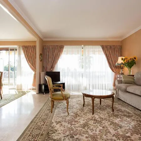 Appartamento Spacious 1 Bedroom Flat With Sea View *