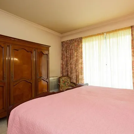 Spacious 1 Bedroom Flat With Sea View